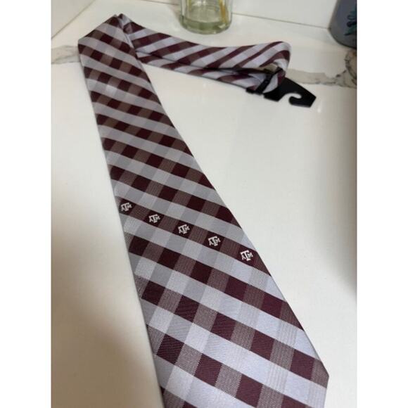 Texas A&M Checkered Necktie - Picture 2 of 3